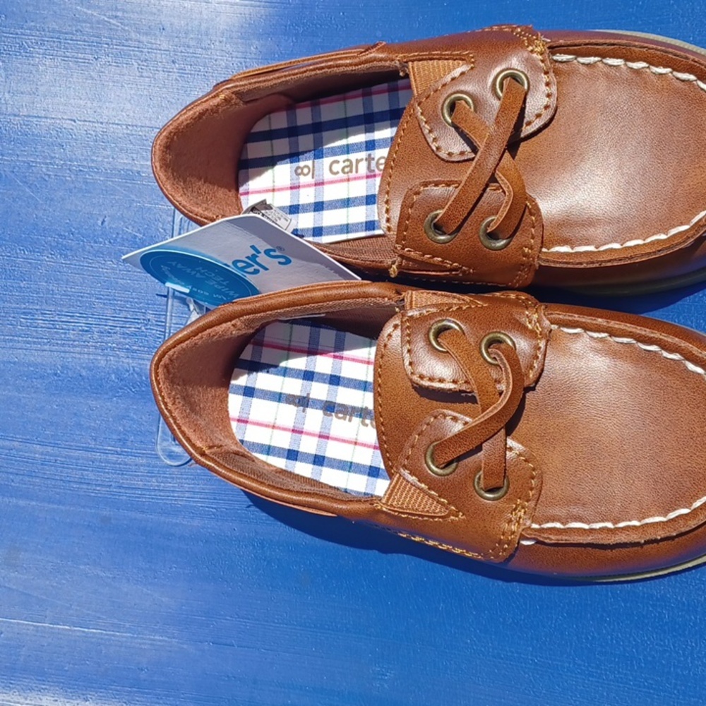 Kids pull _on casual shoes